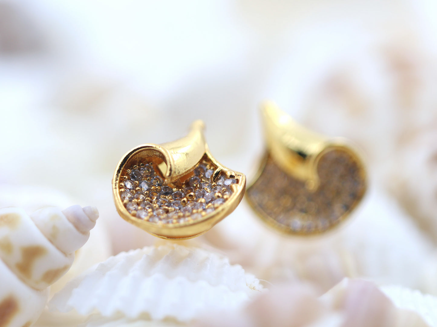 Leaf American Diamond Gold Polished Studs