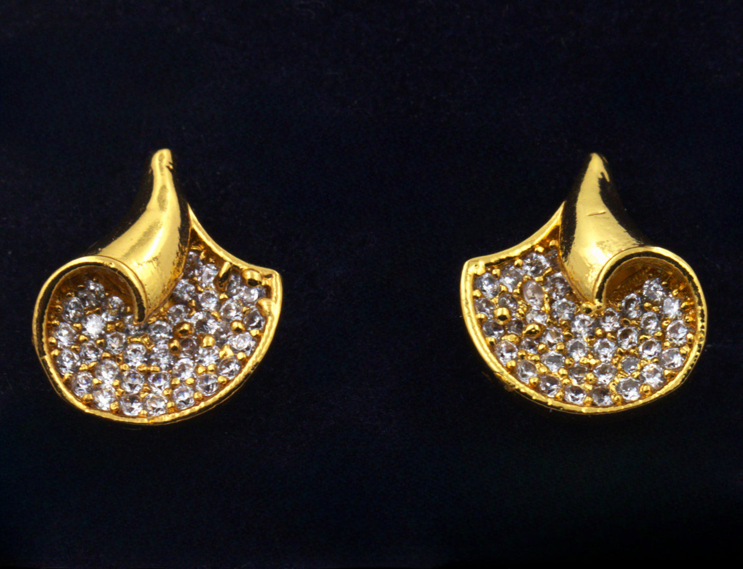 Leaf American Diamond Gold Polished Studs